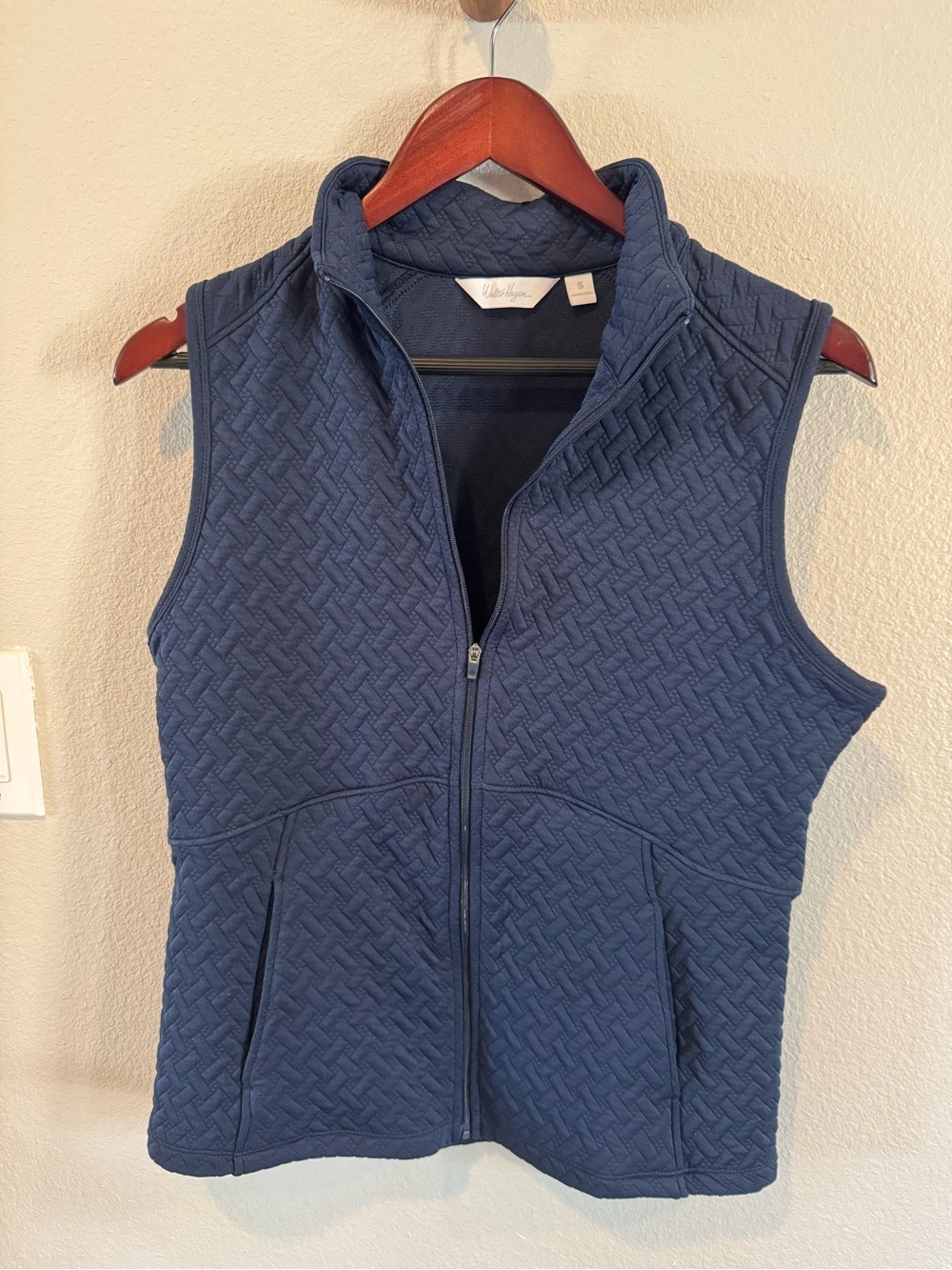 Walter Hagen Quilted Navy Sleeveless Zip Vest